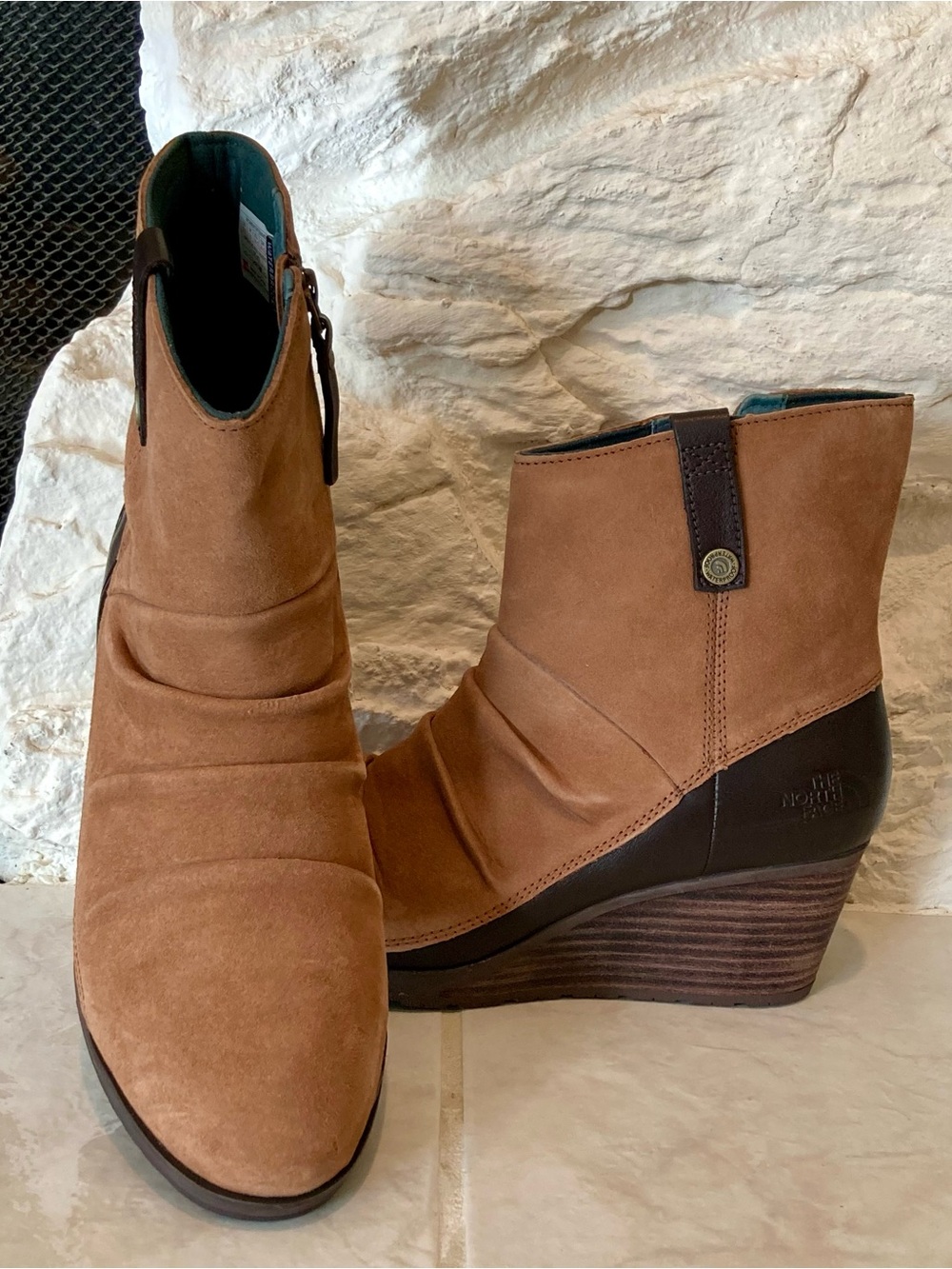 NEW North Face Bridgeton wedge zip ankle boots -tan velvet suede/brown leather